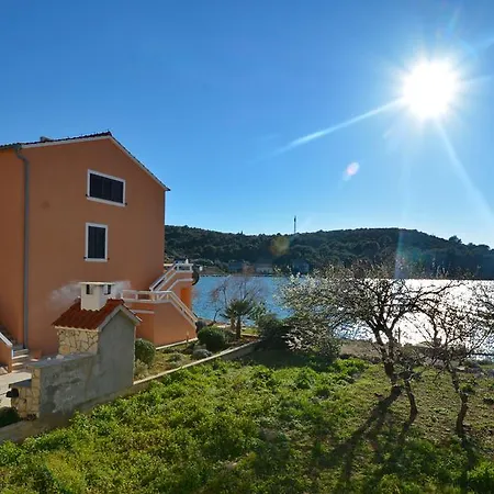 Apartman Sol *